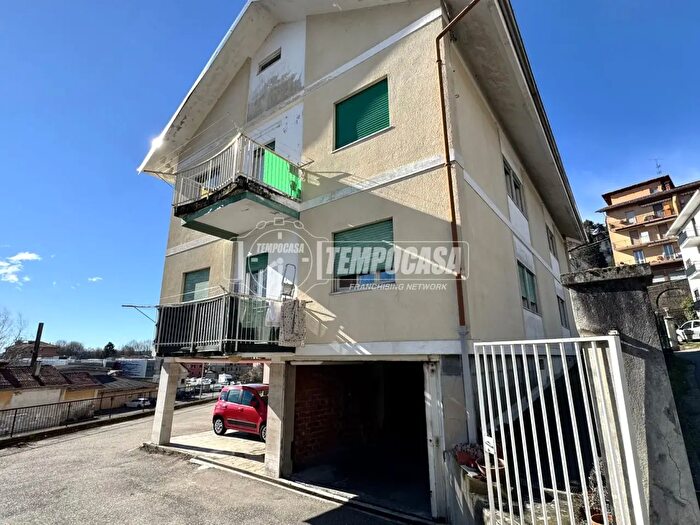 Appartamento quadrilocale in vendita in Via Michelangelo Golzio, Biella