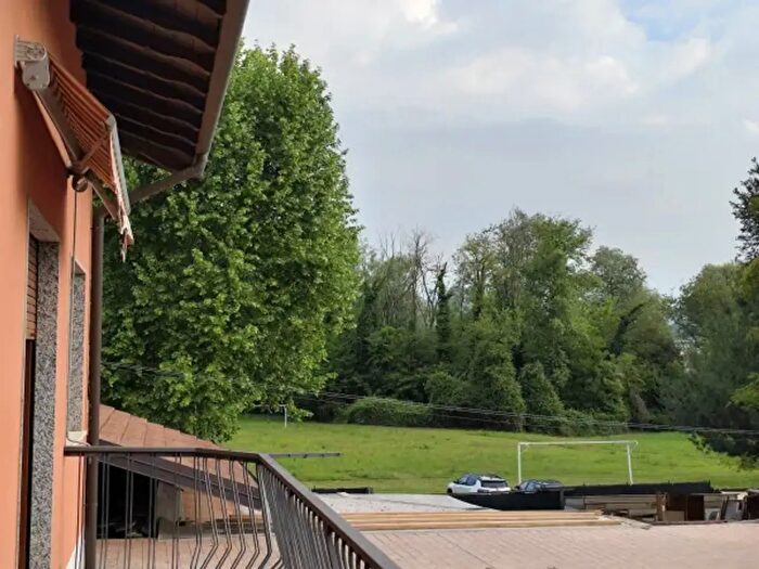 Appartamento con 6 locali in affitto in Arona