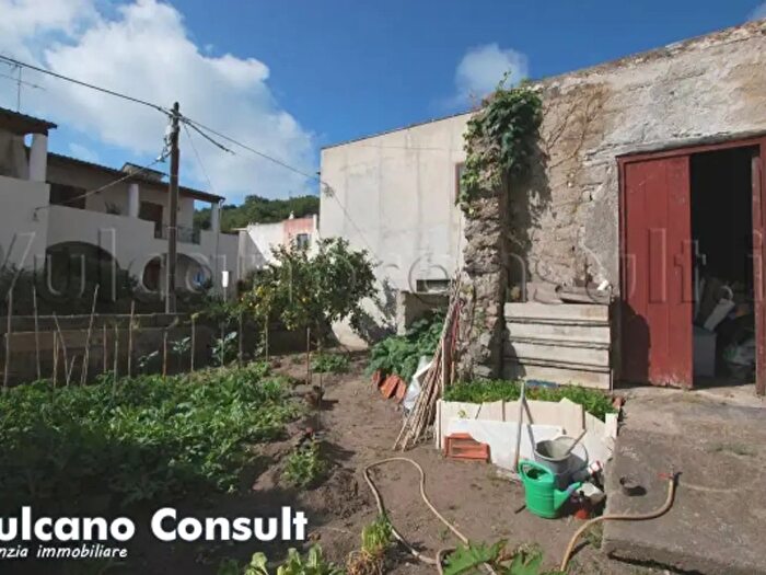 Casa monolocale in vendita in Torrente Aurora, Lipari