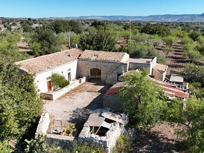 Casa quadrilocale in vendita in Cda Margione, Modica