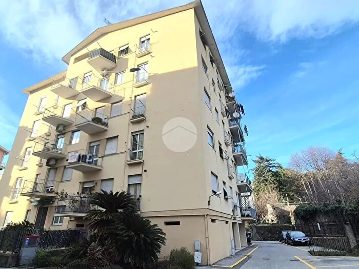 Appartamento quadrilocale in vendita in Via Ramellina, Genova