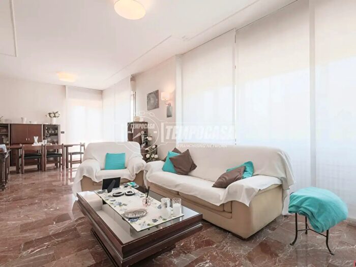 Appartamento con 5 locali in vendita in Via Carlo Pisacane, Imola