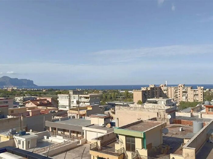 Appartamento trilocale in vendita in Via Giulio Cesare, Villabate