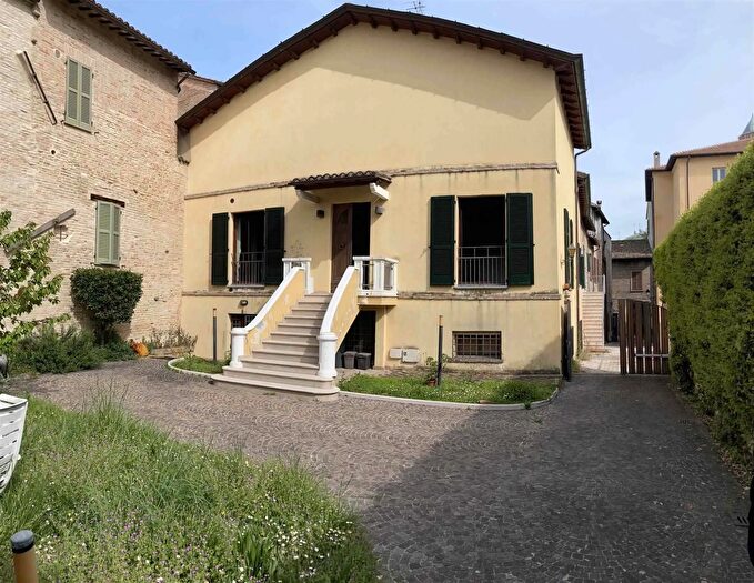 Casa con 11 locali in vendita in Corso Matteotti Fano, Fano