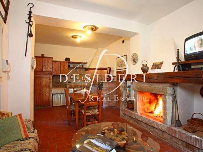 Casa con 5 locali in affitto in Roccastrada