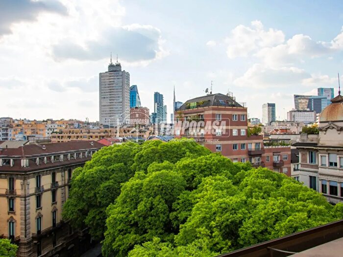 Appartamento trilocale in vendita in Piazza Cincinnato, Milano