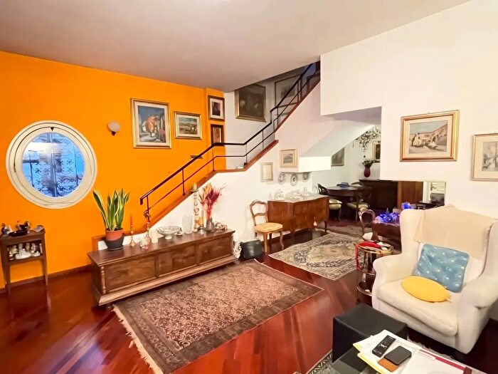 Appartamento con 7 locali in vendita in Str Maggiore, Bologna