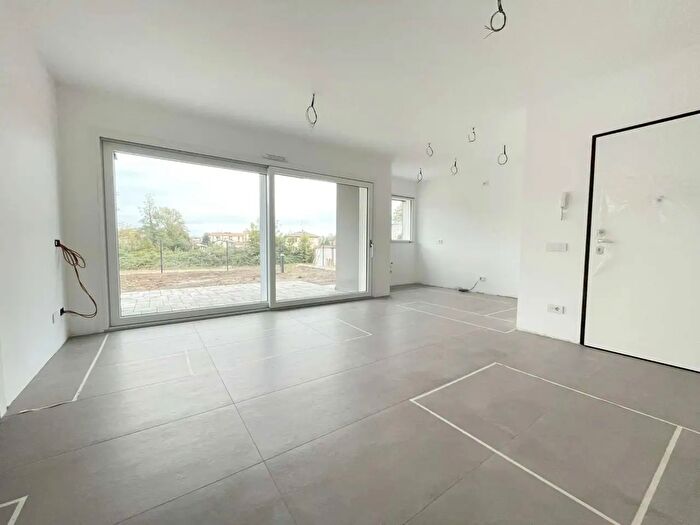 Appartamento trilocale in vendita in Via Carlo Linati, Appiano Gentile