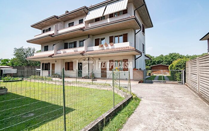 Casa con 5 locali in vendita in Via Giuseppe di Vittorio, Cassano DAdda