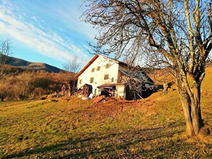 Casa con 6 locali in vendita in Via Monte Generoso, Centro Valle Intelvi