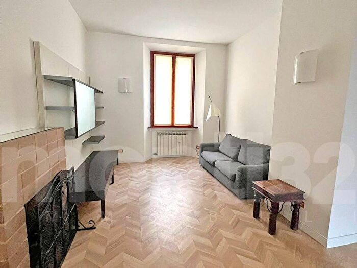 Appartamento trilocale in affitto in Via Costanza, Washington, Milano