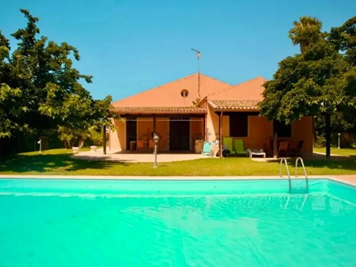 Casa quadrilocale in vendita in Viale Enzo Ferrari, Scicli