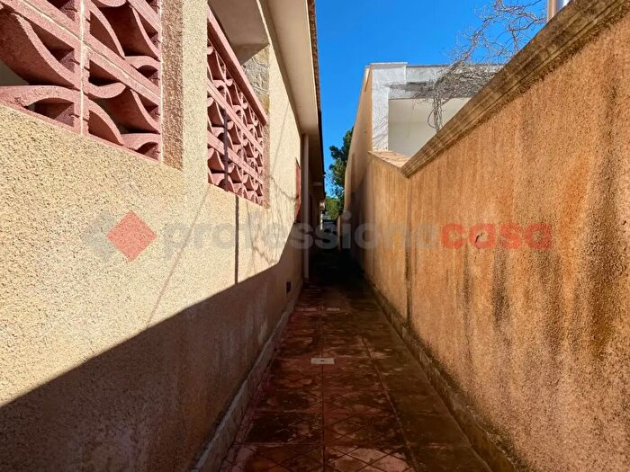 Appartamento trilocale in vendita in Viale Montedarena, Pulsano