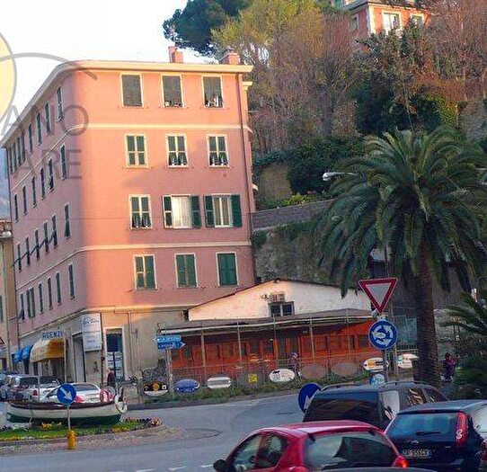 Appartamento con 6 locali in affitto in Via Biagio Assereto, Centro, Recco