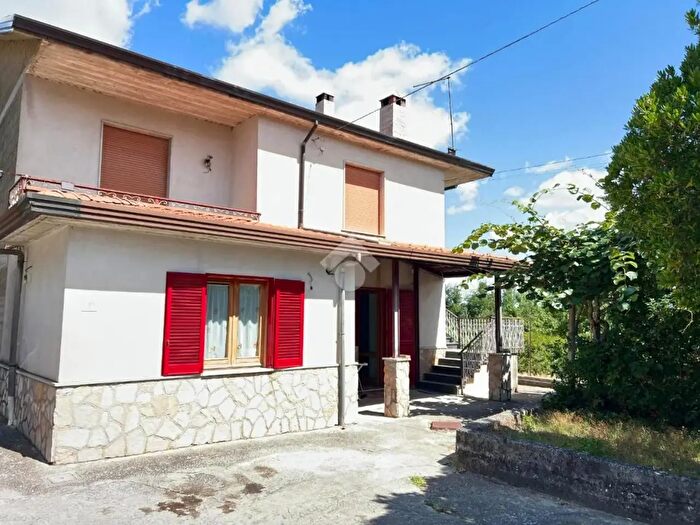 Casa con 5 locali in vendita in Via Zappelle, San Michele Di Serino