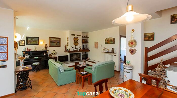 Casa trilocale in vendita in Via Magnago Madonna Regina Busto Arsizio Varese Lombardia Italia, Busto Arsizio