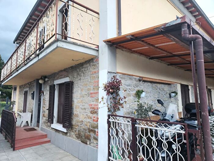 Casa con 5 locali in vendita in Arezzo