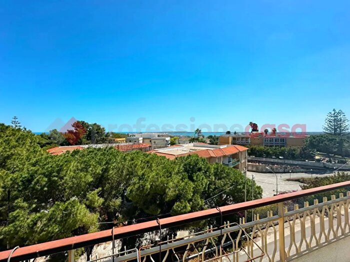 Appartamento con 5 locali in vendita in Via Carlo Forlanini, Siracusa