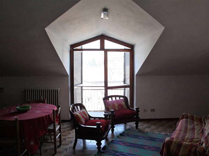 Casa bilocale in affitto in Piazza San Bartolomeo, Centro, Castagnole delle Lanze