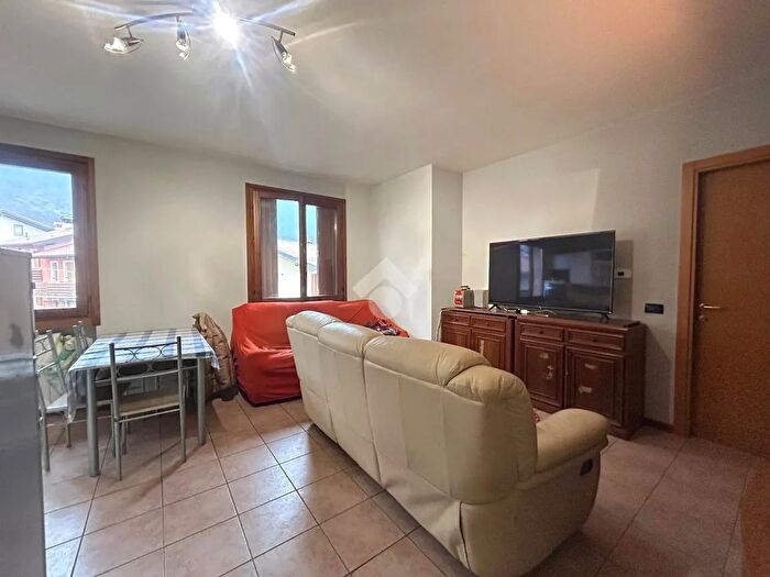 Appartamento bilocale in vendita in Via Castello, Artogne