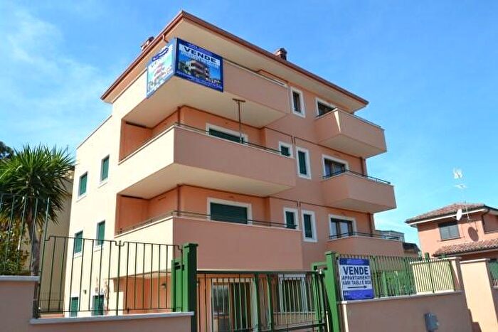Appartamento con 5 locali in vendita in Via di Torre Morena, Roma