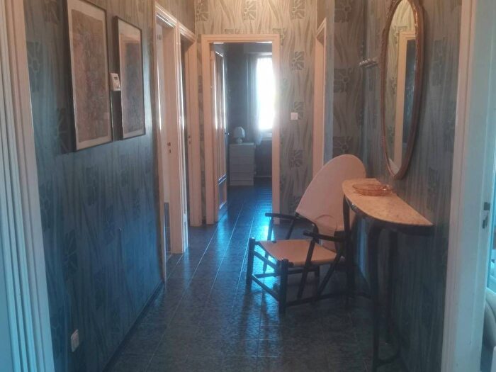 Appartamento con 5 locali in affitto in Via Novembre, Centro, Finale Ligure