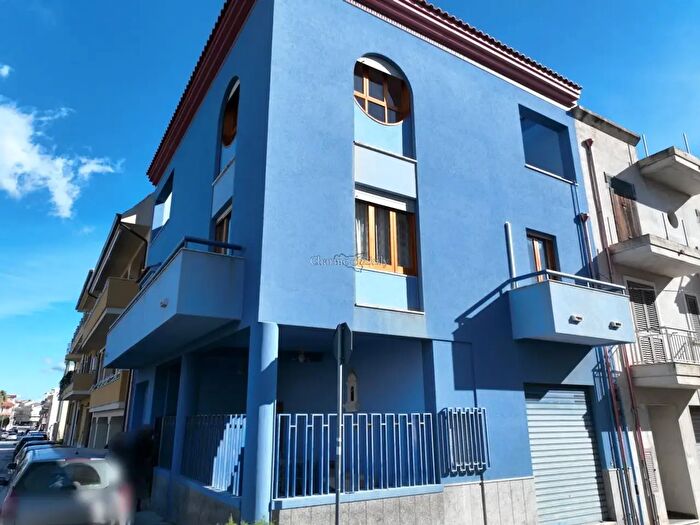 Casa quadrilocale in vendita in Via Sardegna, Ispica