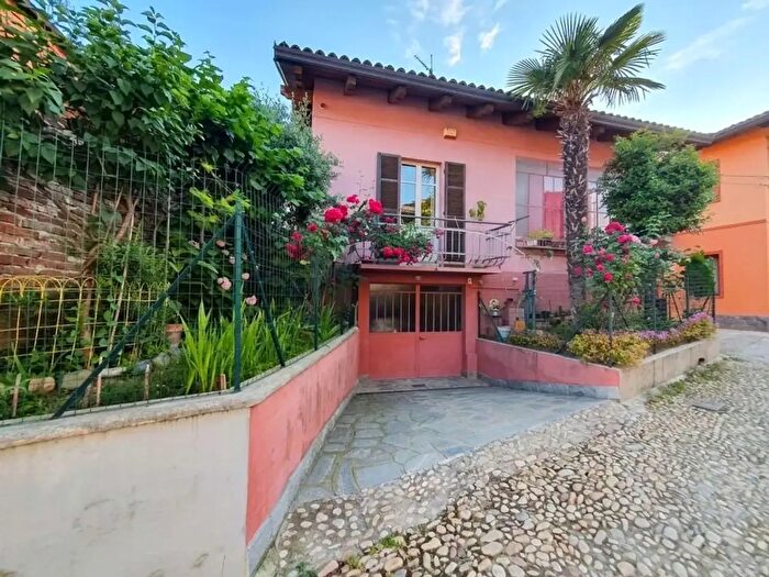 Casa con 6 locali in vendita in Via del Parco, Rivoli