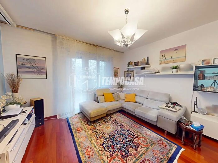 Appartamento quadrilocale in vendita in Via Corridoni, Cinisello Balsamo