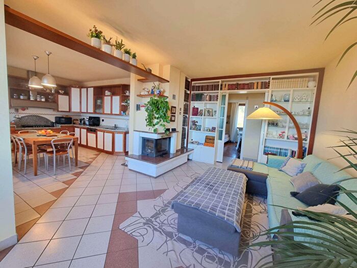 Appartamento con 5 locali in vendita in Via Certaldese, Montespertoli