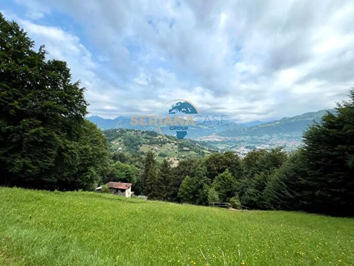 Casa con 5 locali in vendita in Via Monte Croce, Leffe