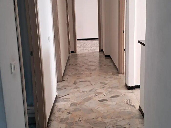 Appartamento con 5 locali in affitto in Savona