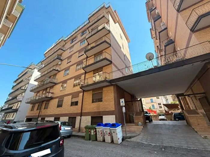 Appartamento quadrilocale in vendita in Via Iacopo da Benevento, Benevento