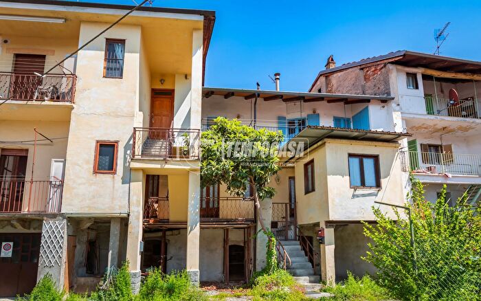 Appartamento trilocale in vendita in Via Francesco Re, Condove