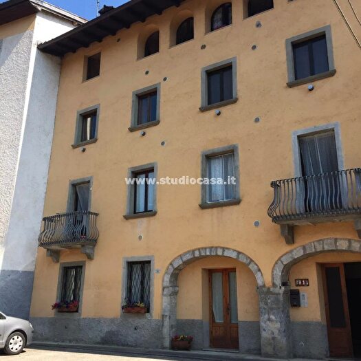 Appartamento bilocale in vendita in Via Sottochiesa, Taleggio