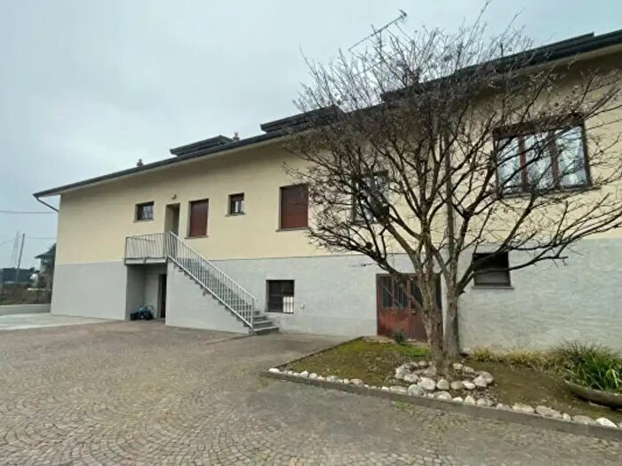 Appartamento quadrilocale in vendita in Via Vittorio Veneto, Arosio