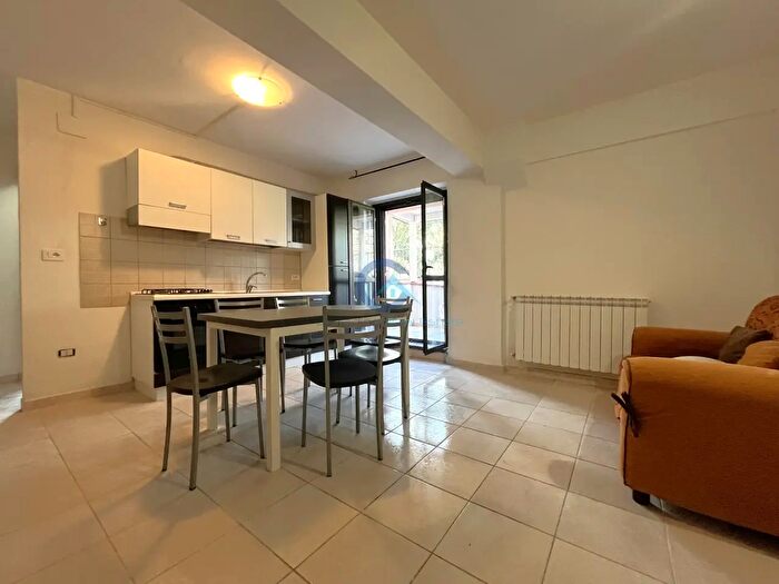 Appartamento bilocale in affitto in Borgia