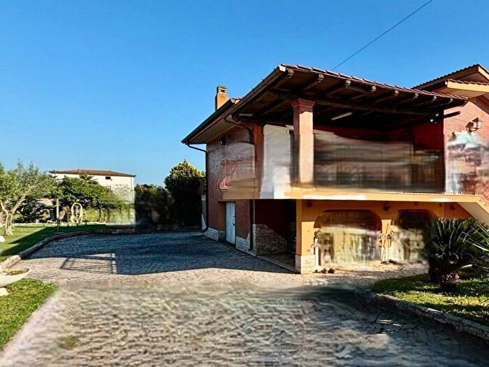 Casa trilocale in affitto in Via Basento, Fossignano, Aprilia
