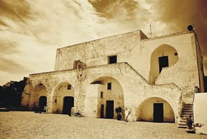 Casa con 12 locali in vendita in Avetrana