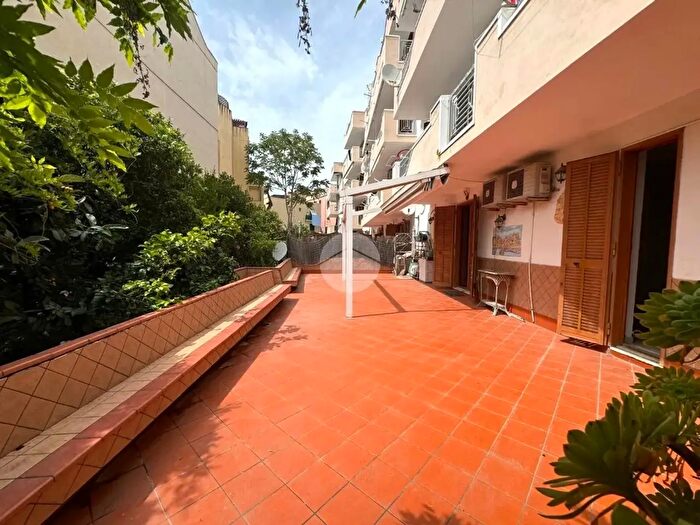 Appartamento con 5 locali in vendita in Via Alfonso Artiaco, Pozzuoli