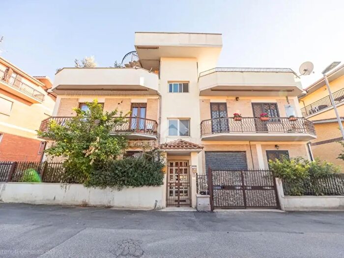 Appartamento trilocale in vendita in Via Fratelli Rosselli, Guidonia Montecelio