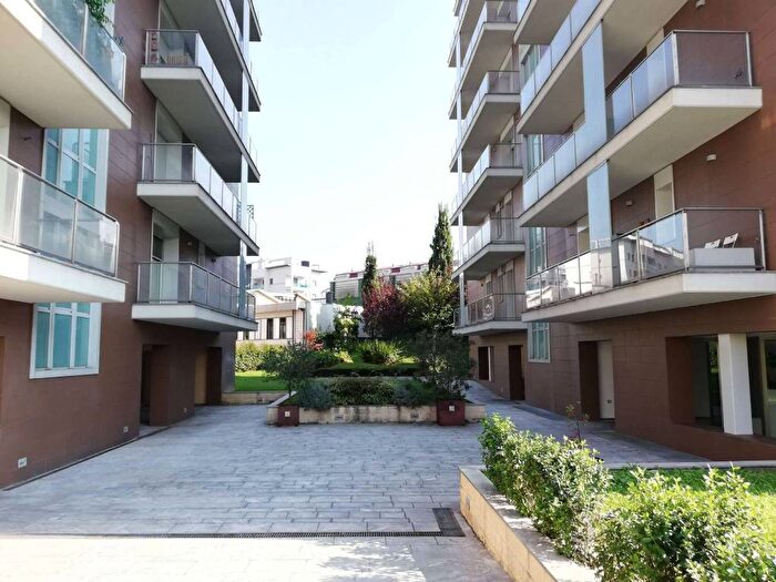 Appartamento bilocale in affitto in Famagosta, Milano