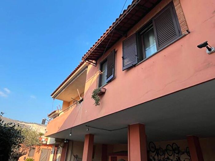 Casa con 5 locali in vendita in Via Torricelli Pezz, Acerra