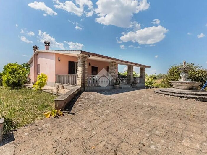 Casa con 7 locali in vendita in Via dell'Agnese, Mazzano Romano