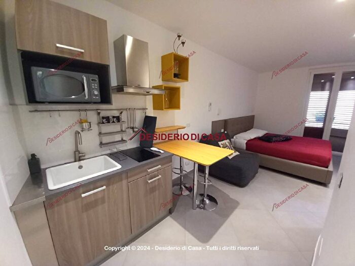 Appartamento monolocale in affitto in Via Alessandro Paternostro, Kalsa, Palermo