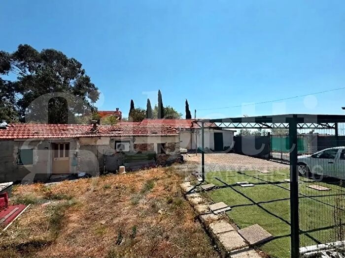 Casa trilocale in vendita in Strada Civezza, Imperia