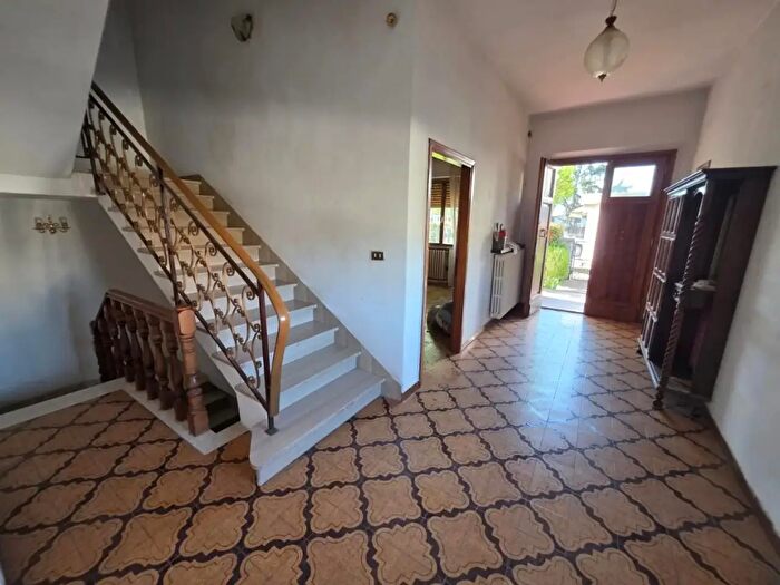 Casa con 7 locali in vendita in Cerreto Guidi