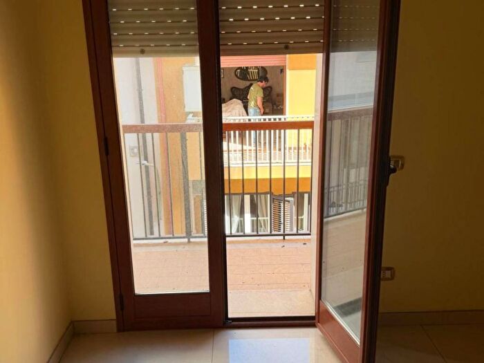 Appartamento con 5 locali in affitto in Via Venezia, Centro, Gela