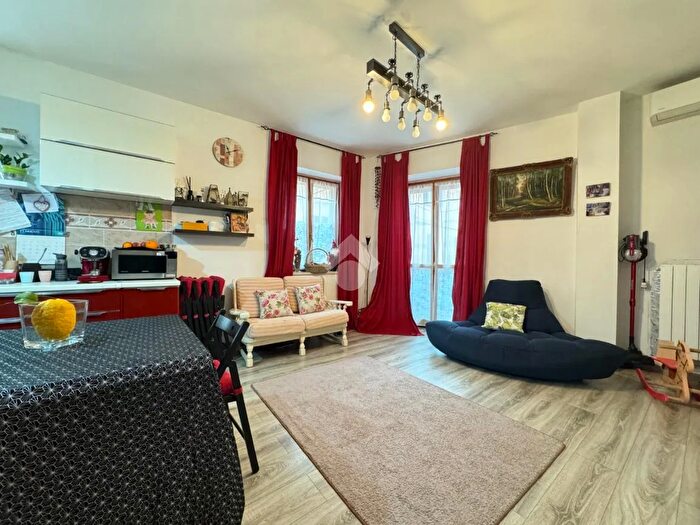 Appartamento trilocale in vendita in Vicolo Balme, Carmagnola