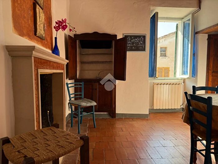 Appartamento trilocale in vendita in Via Roma, Scheggia E Pascelupo